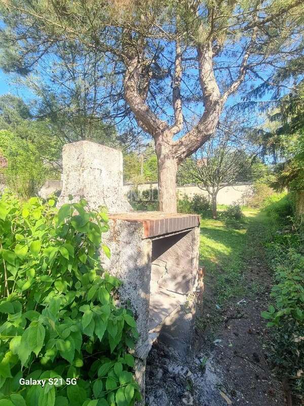 Maison à SAINT-ETIENNE-DE-MONTLUC