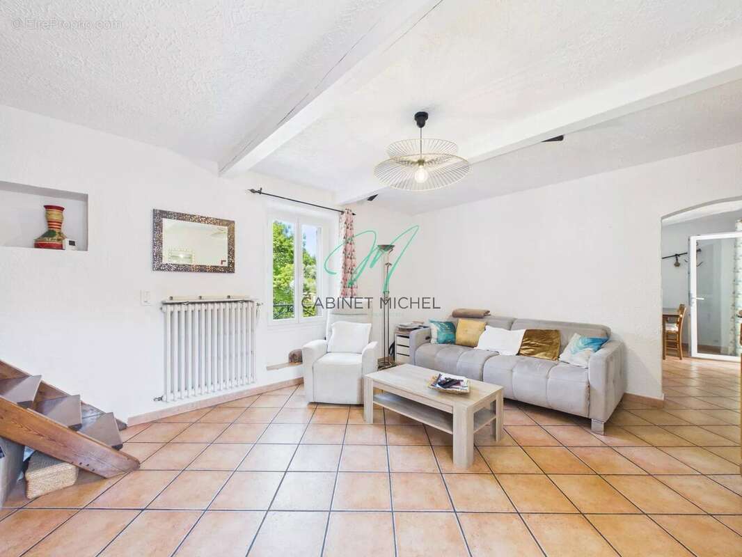 Appartement à ROQUEFORT-LES-PINS