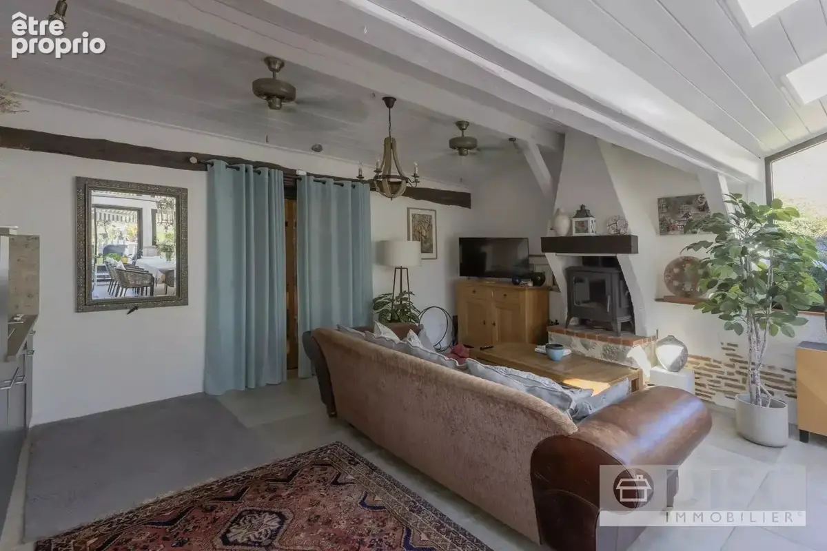 Propriété de charme avec piscine, jacuzzi et 7 hectares dans un environnement préservé - photo 11