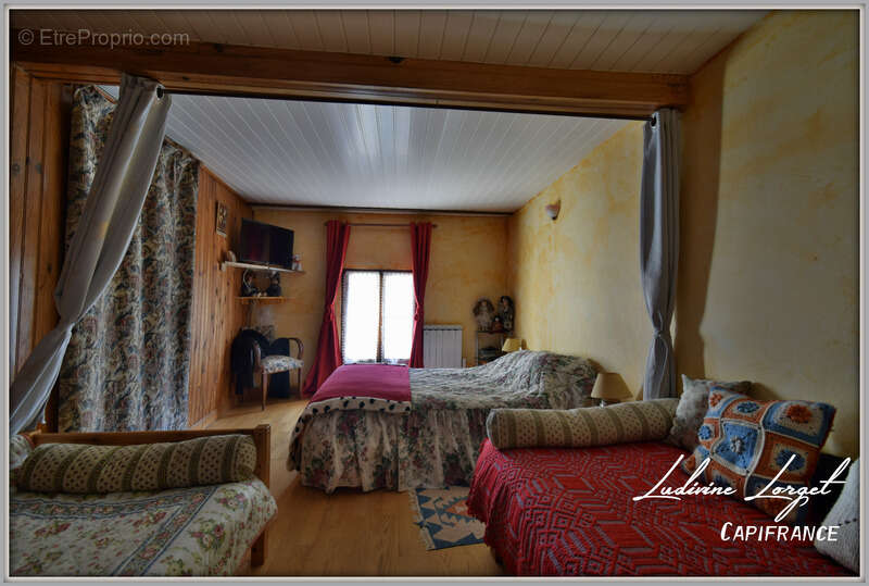Maison 6 pièces, 4 chambres – 174 m² habitables- grenier- cave-bucher- terrain de 598 m²-dépendance située entre Château-Thierry - photo 11