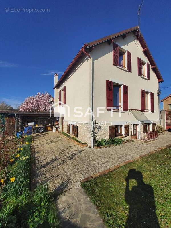 Photo 2 - Maison à MONTEREAU-FAULT-YONNE