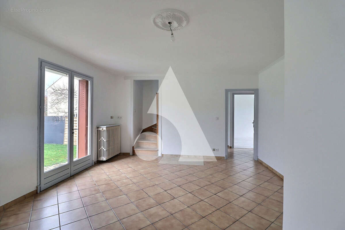 Coup de coeur ! Maison lumineuse avec chambres de plain-pied dans secteur prisé - photo 4