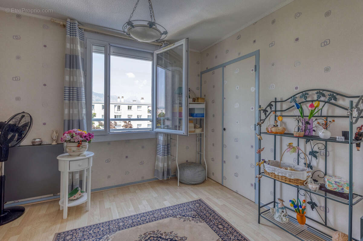 Appartement à SAINT-MARTIN-D'HERES