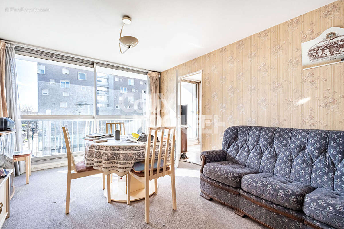 Appartement à VILLENEUVE-LA-GARENNE