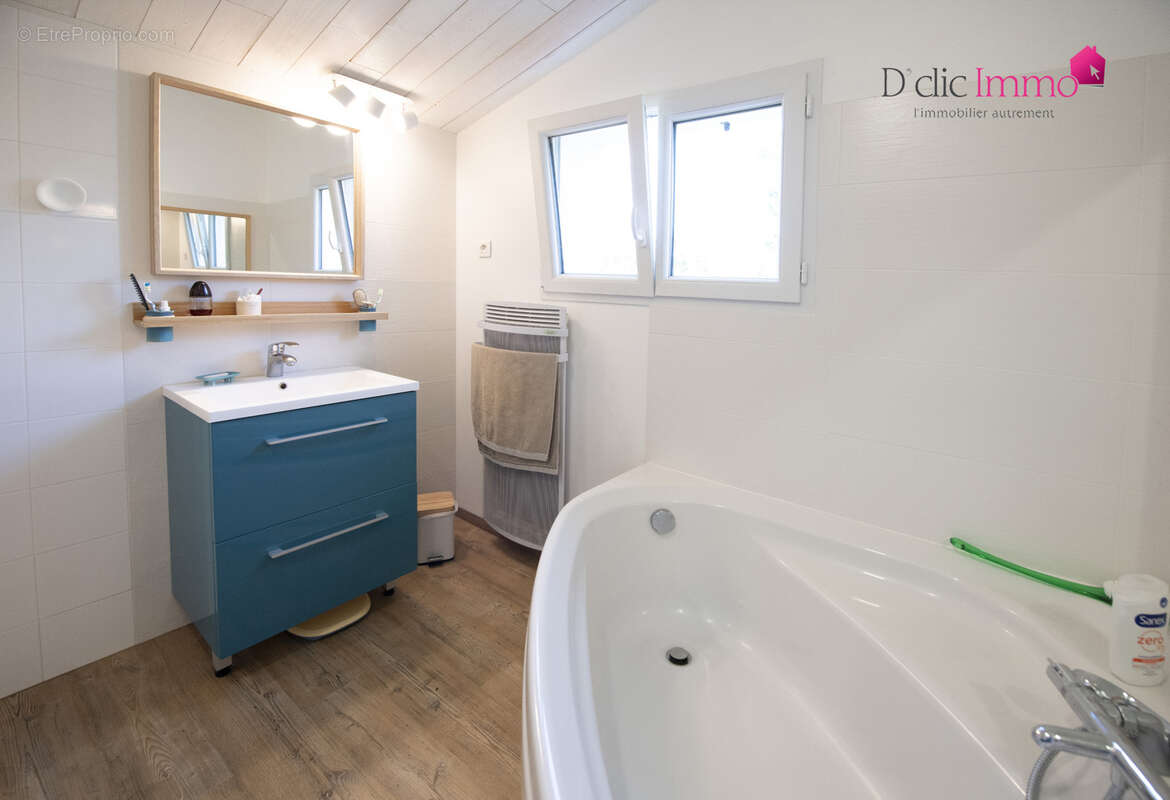 Maison à SAINT-MAIXENT-SUR-VIE