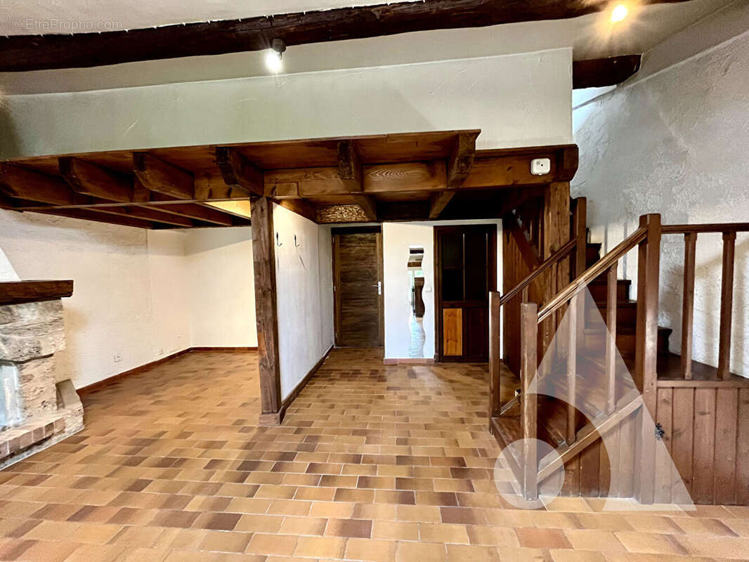 Appartement à COTIGNAC