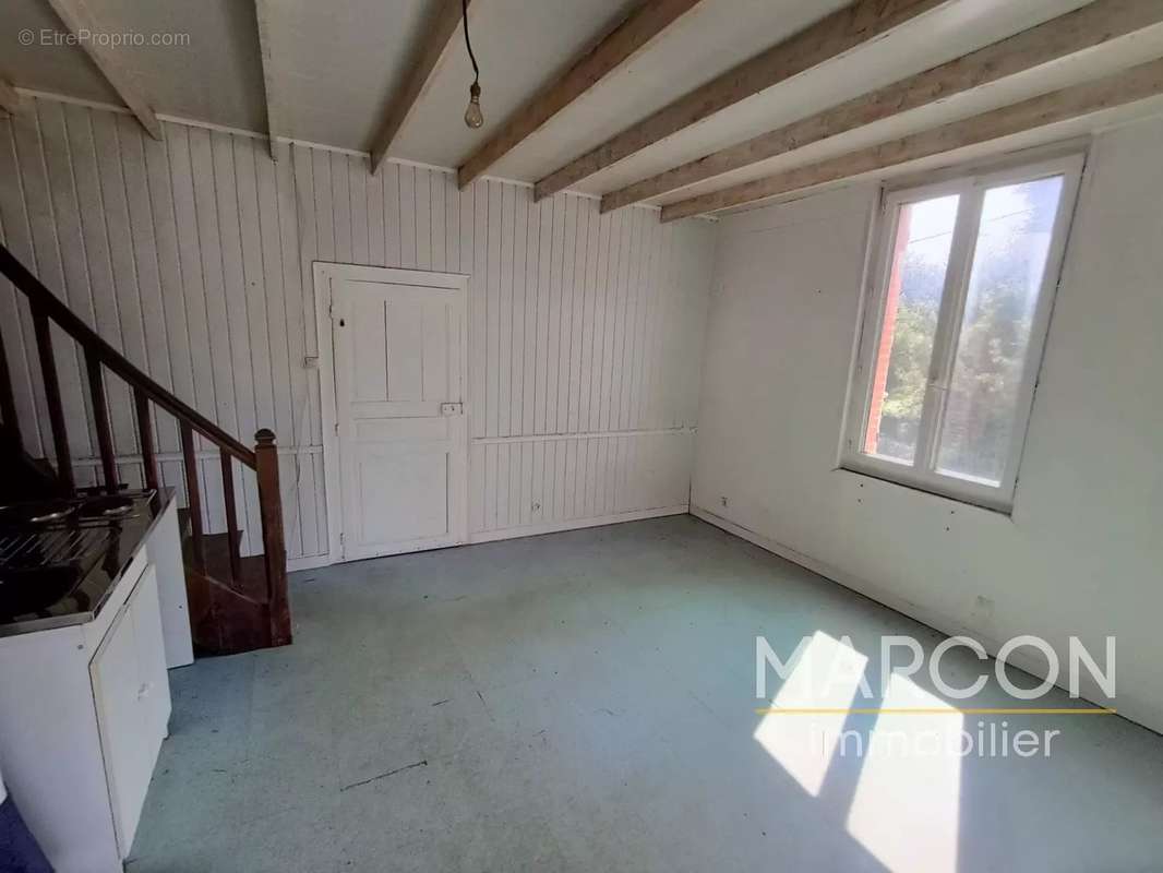 Maison à SAINT-MEDARD-LA-ROCHETTE