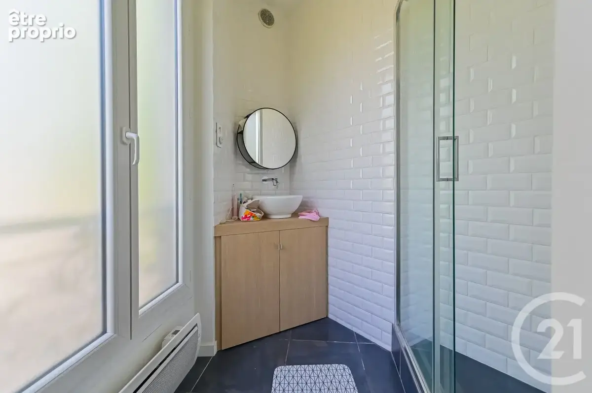 Appartement 2 pièces 56 m² à vendre à Paris-18e (75018) - photo 8
