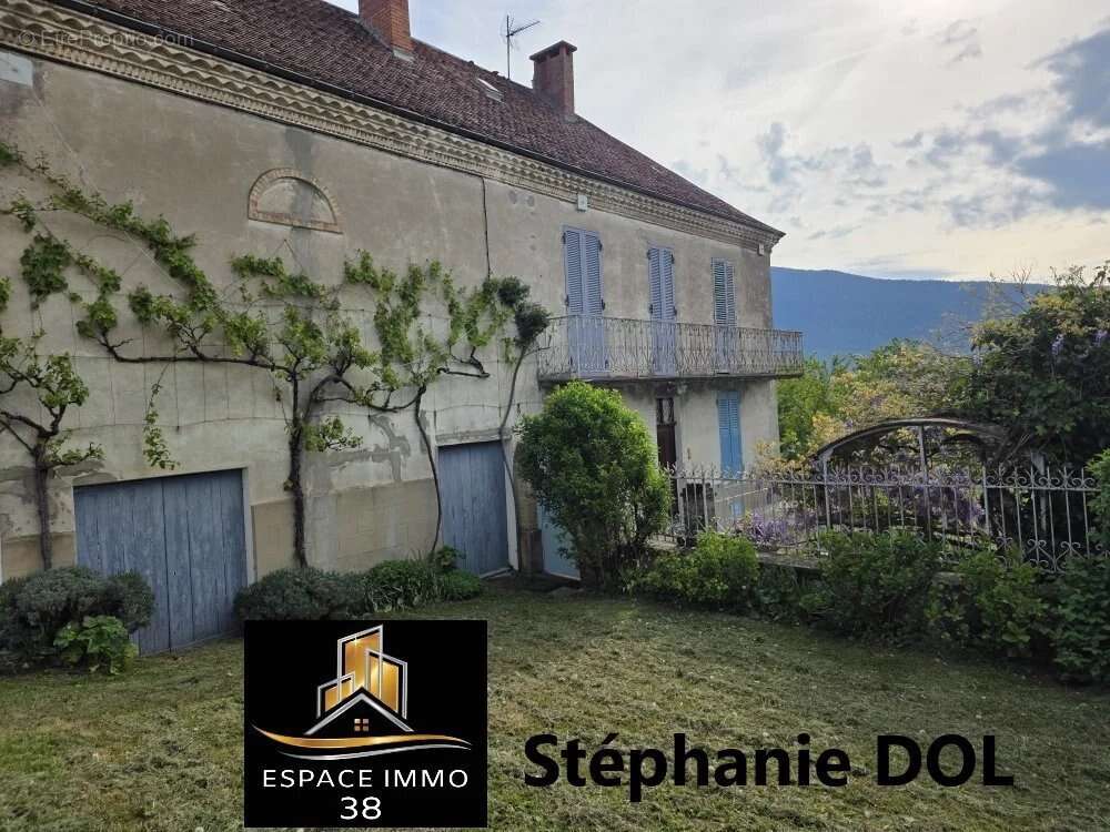 Maison à SAINT-MARTIN-DE-LA-CLUZE