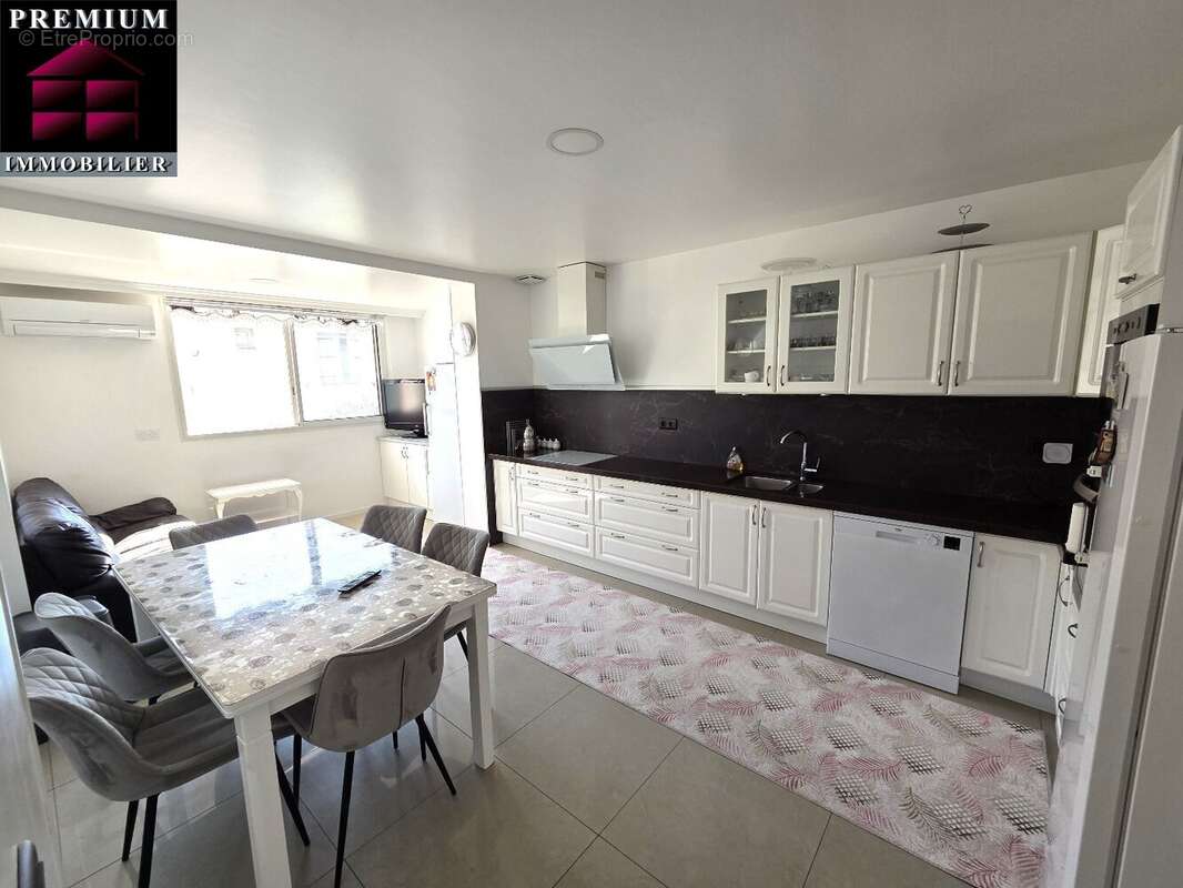 Maison à PEYRESTORTES