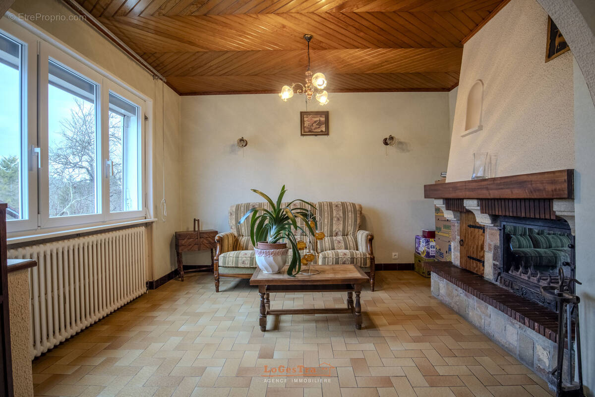 Maison à CONTREXEVILLE