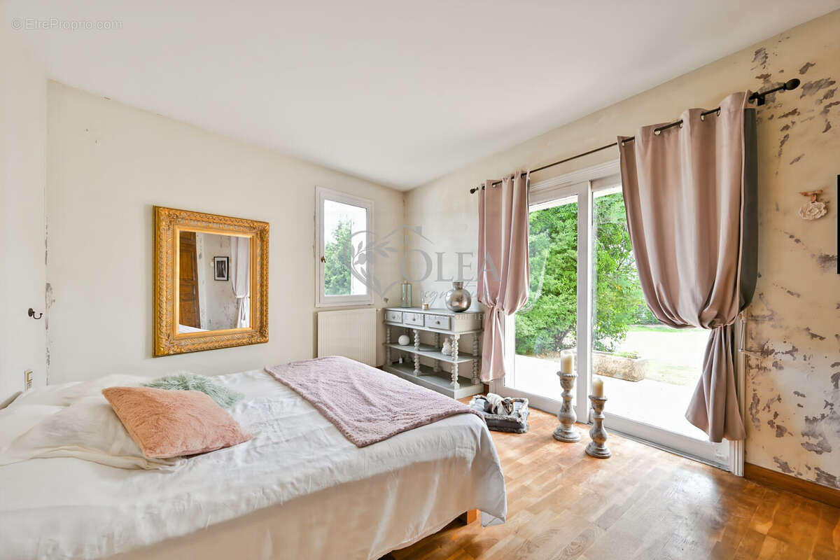 Maison 164 m² à Uzes  - photo 9