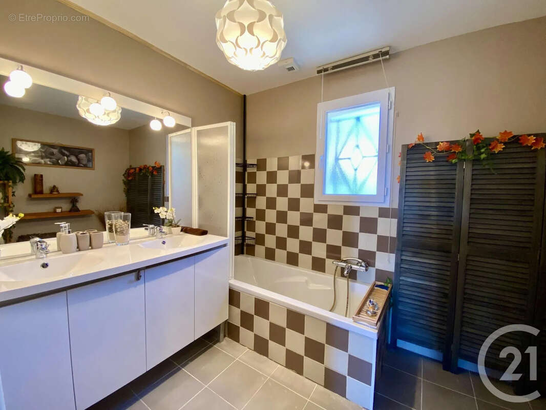 Maison 140 m² à La Turbie  - photo 11