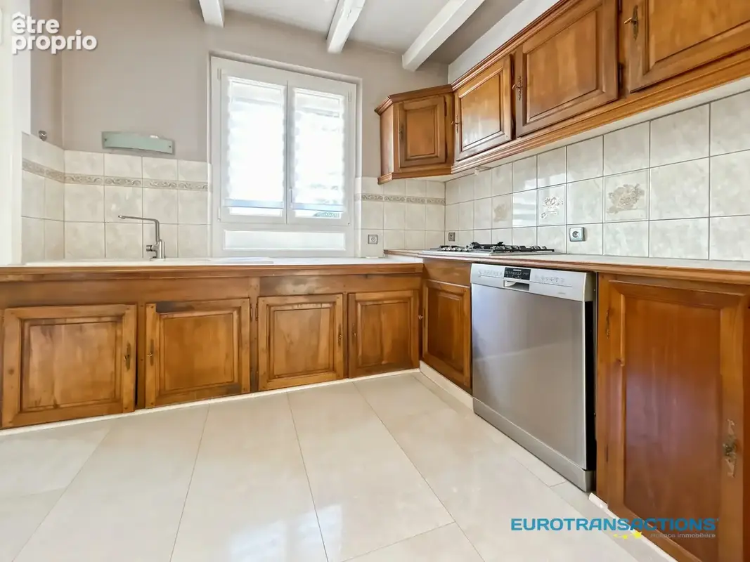 Maison de 5 pièces rénovée et au calme en impasse, de 100 m² (121 m² au sol) avec dépendance (80 m²) - photo 4