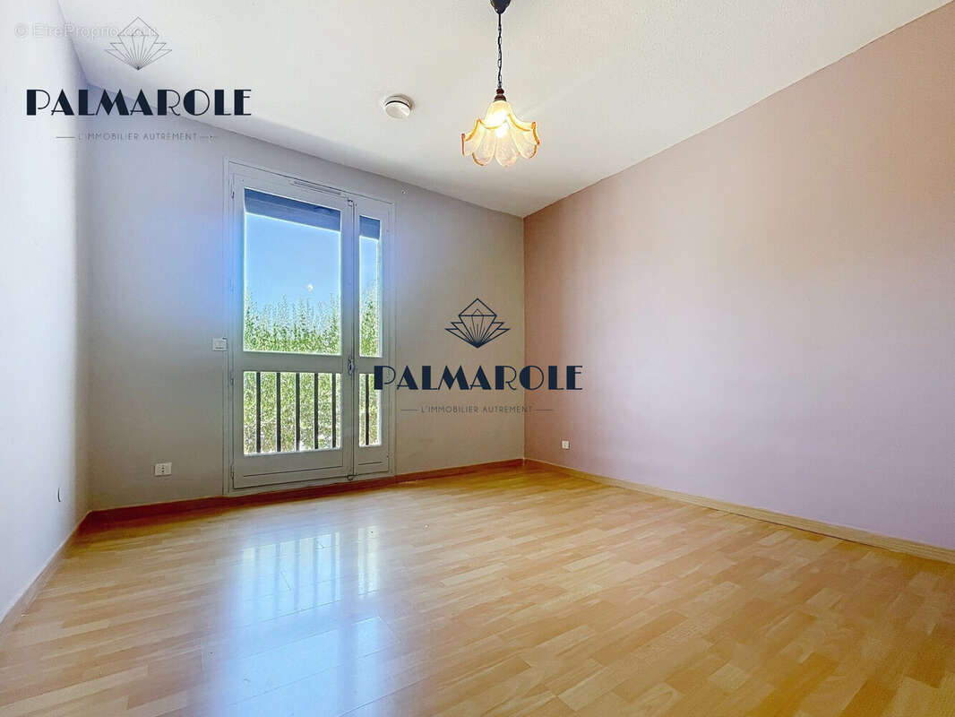 Maison 92 m² à Saint-Esteve  - photo 9