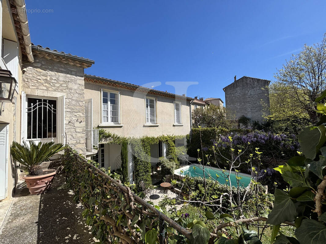 Maison à VAISON-LA-ROMAINE