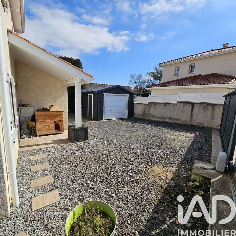 Photo 7 - Maison à SAINT-GENEST-LERPT