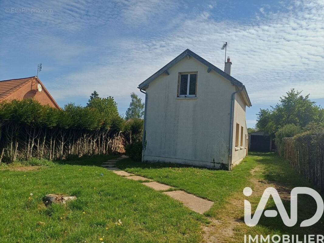 Photo 1 - Maison à VILLEBLEVIN