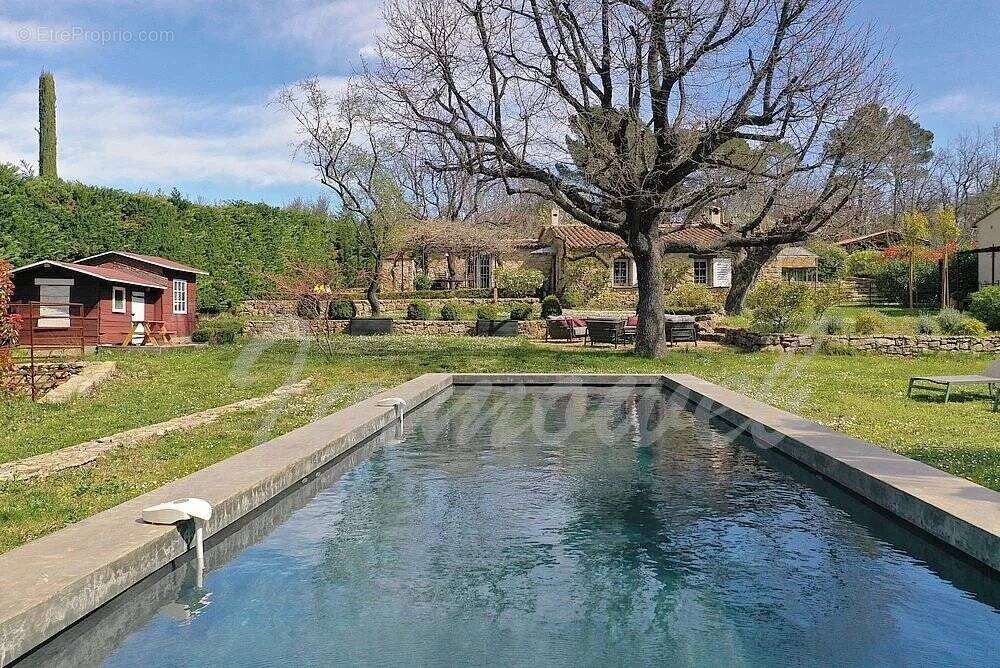 Maison à TOURRETTES