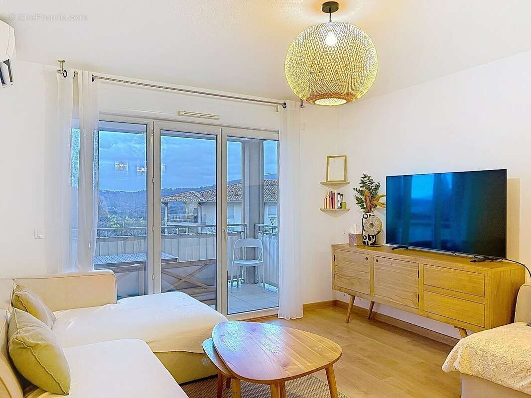 Appartement à LA CROIX-VALMER