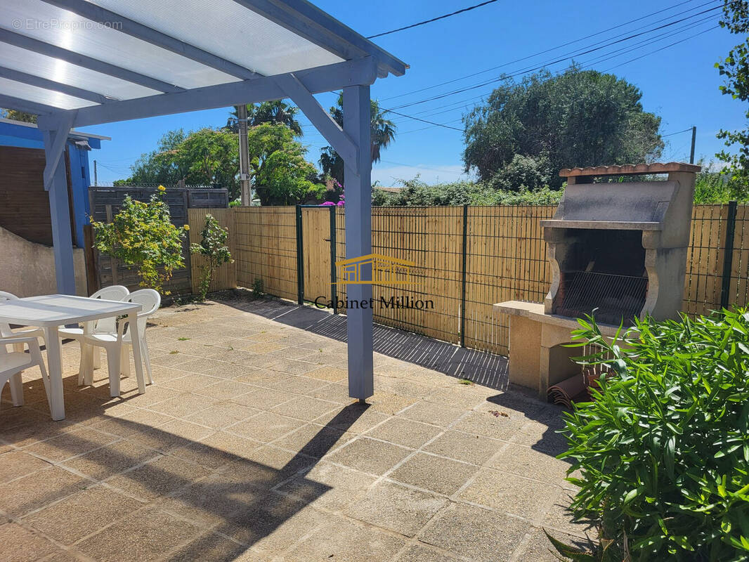 Maison à VIC-LA-GARDIOLE