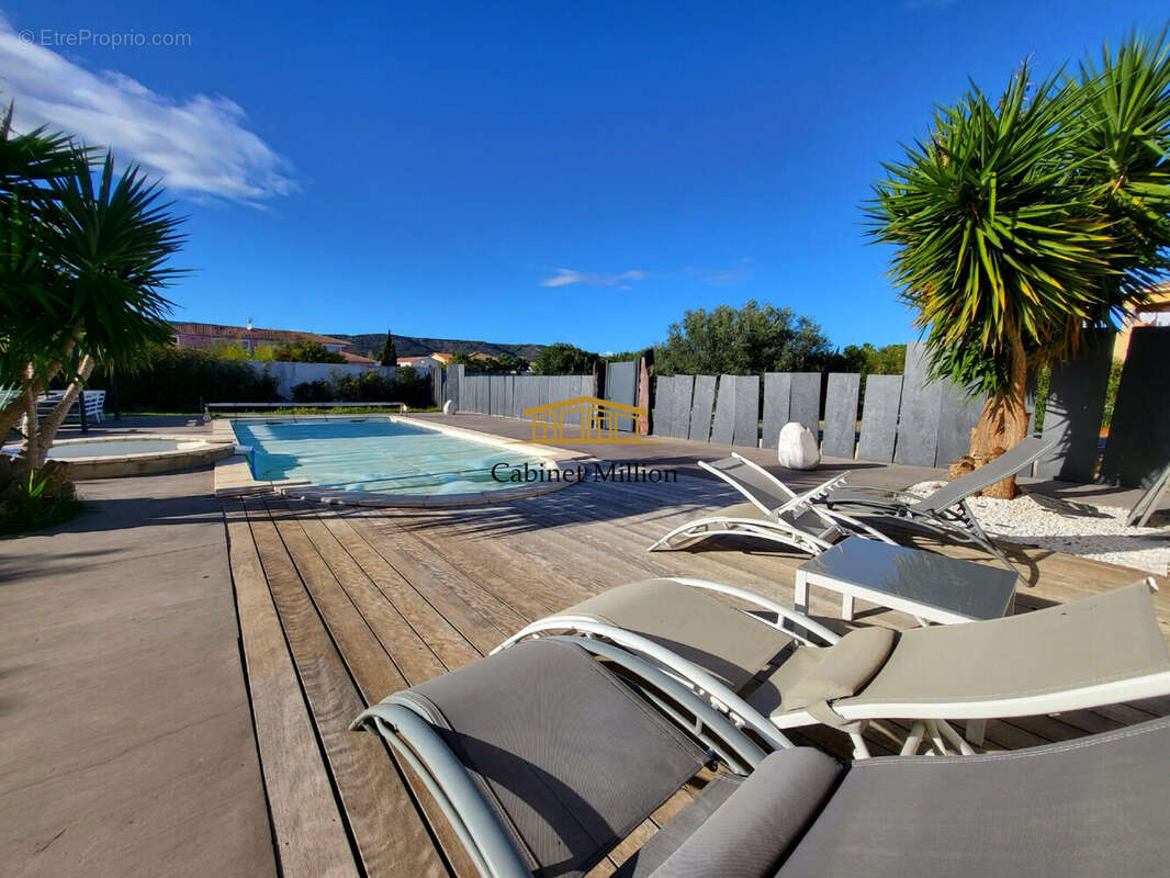 Maison à VIC-LA-GARDIOLE