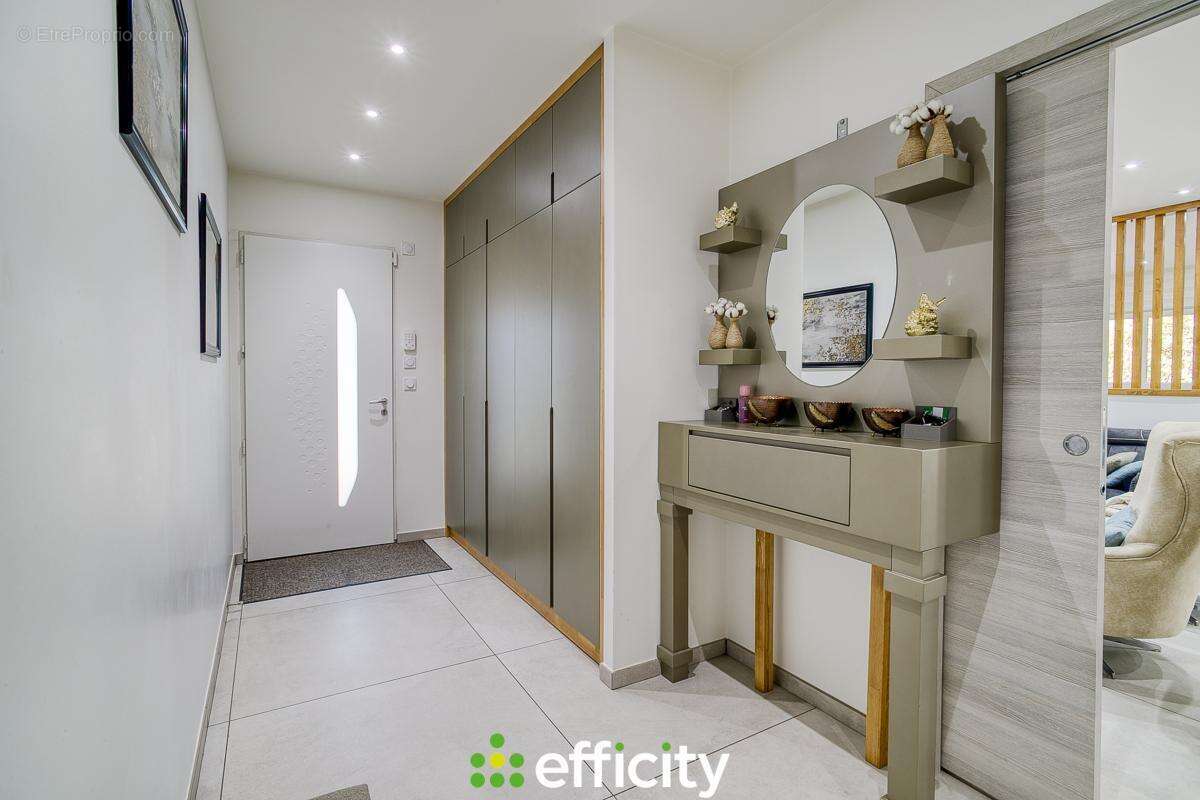 Maison à JASSANS-RIOTTIER