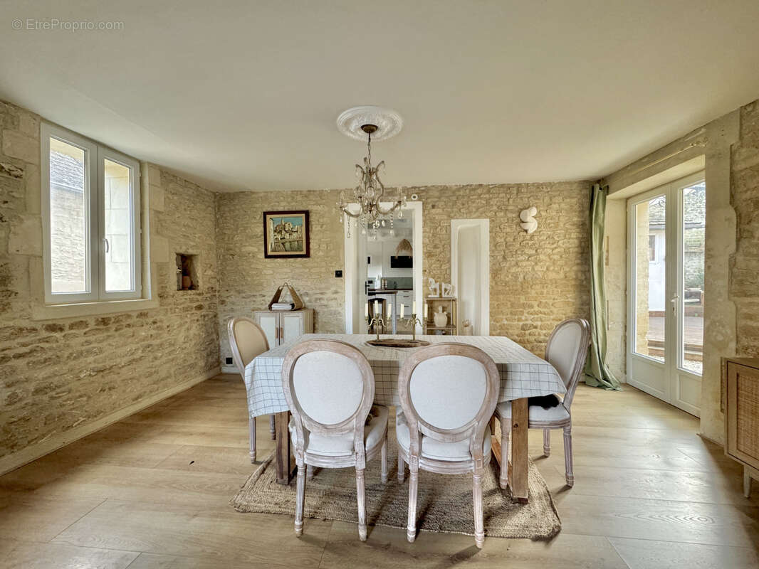 Maison à FONTAINE-HENRY