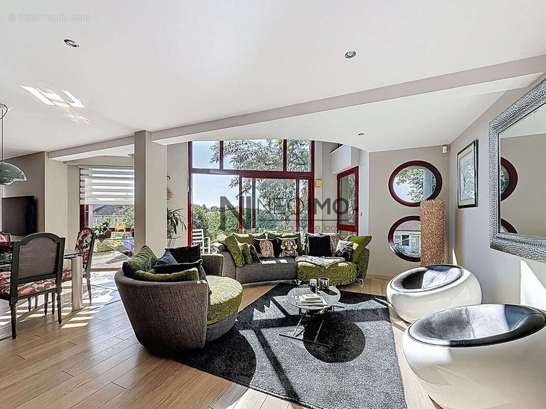 Maison à NEUFCHATEAU