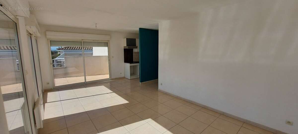AGDE- Emplacement unique, pour ce type 3 - photo 7