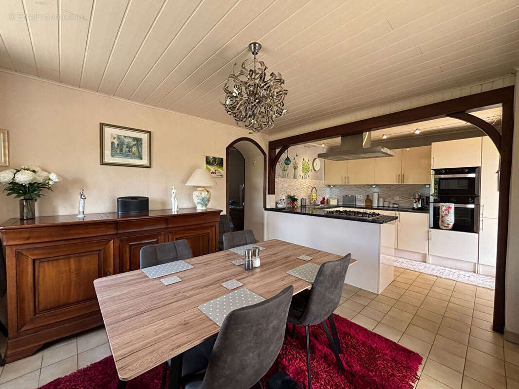 Maison à CHAMPAGNE-MOUTON