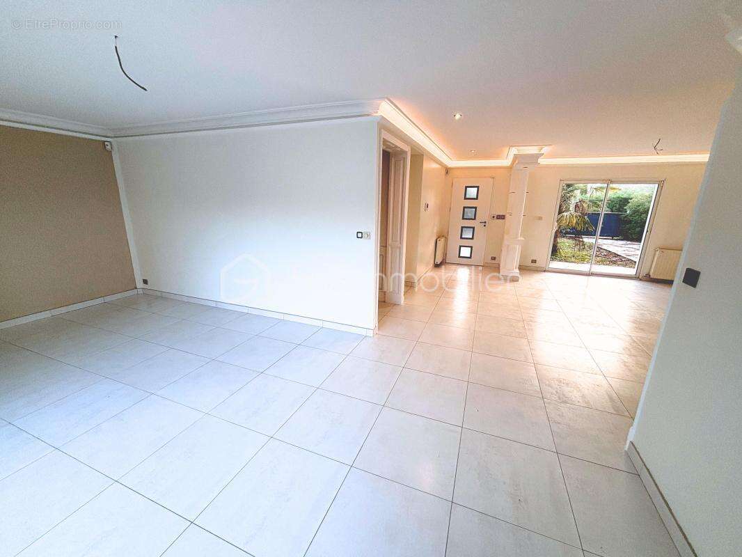 Maison à LE PIAN-MEDOC