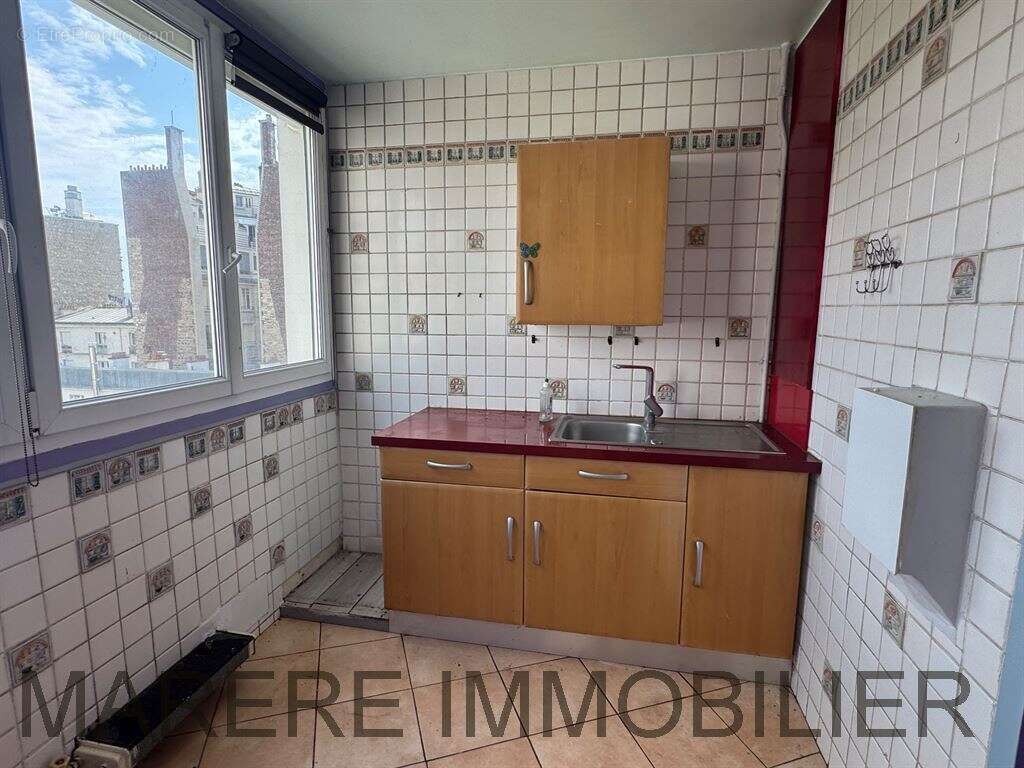 Appartement F2 Père Lachaise, 5ème étage, très lumineux, à rafraichir - photo 3
