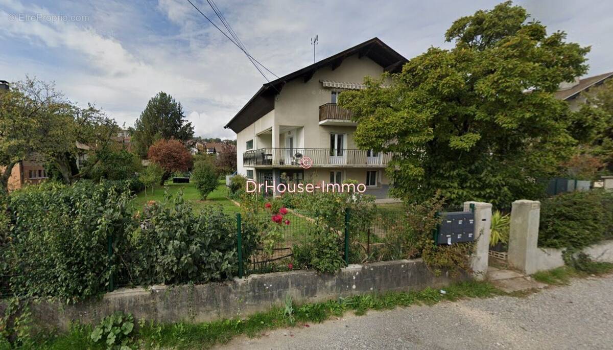 Appartement à POISY