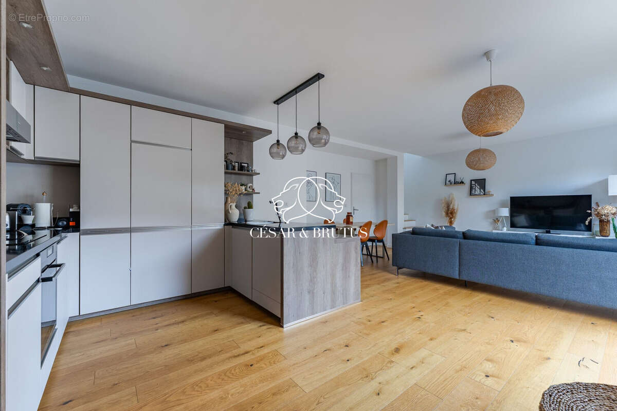 Appartement à SAINT-GENIS-LES-OLLIERES