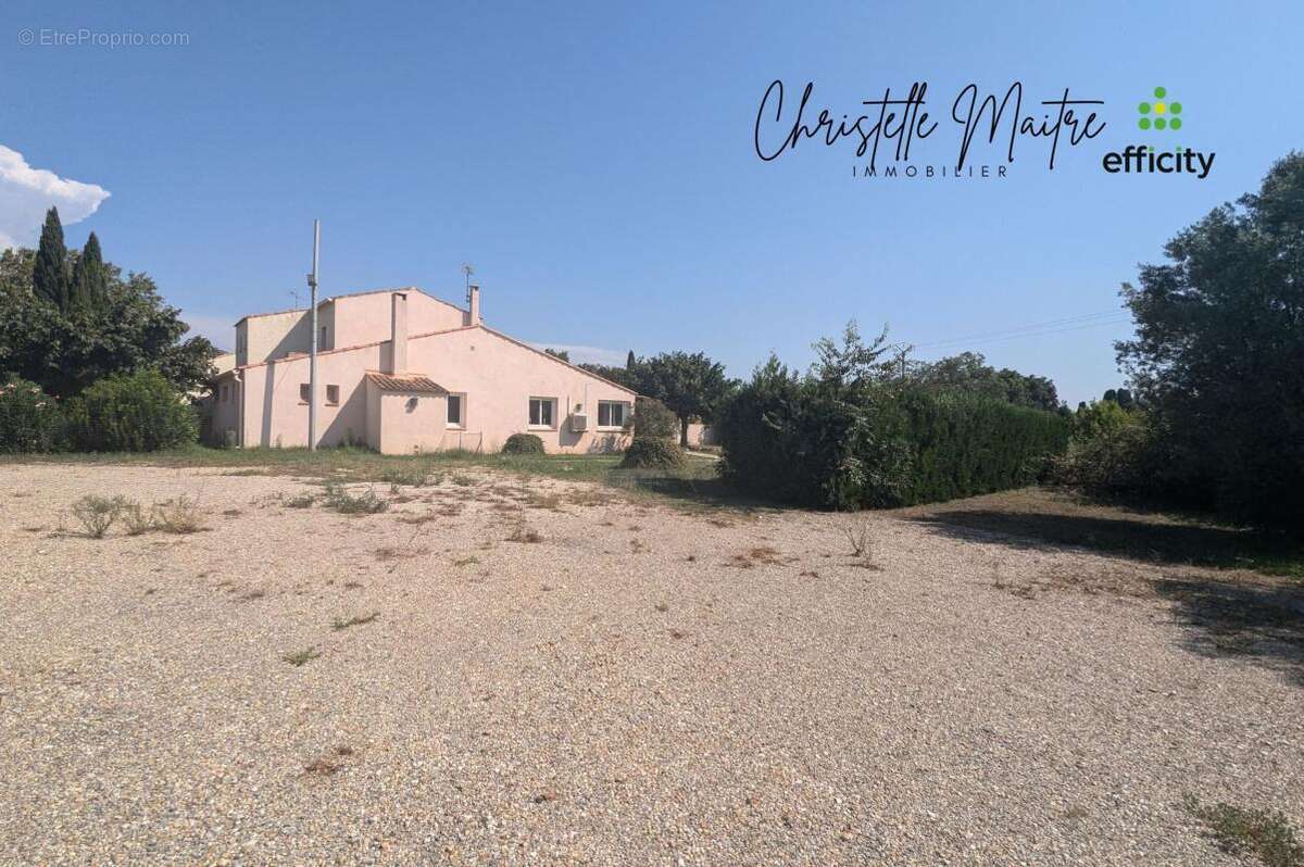 Maison 277 m² à Saint-Martin-De-Crau  - photo 4