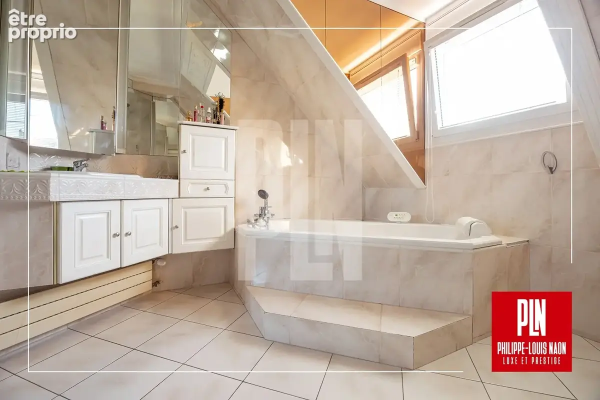 Prémartine - maison 4 chambres et 1 bureau avec jardin, piscine et garage ! - photo 7