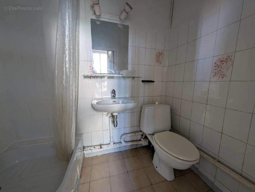 Appartement à MARSEILLE-5E