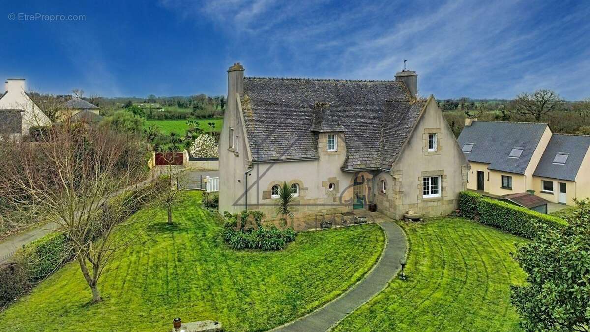 Maison à GUIPRONVEL