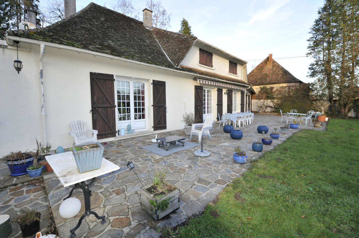 Maison à SAINT-JEAN-LIGOURE