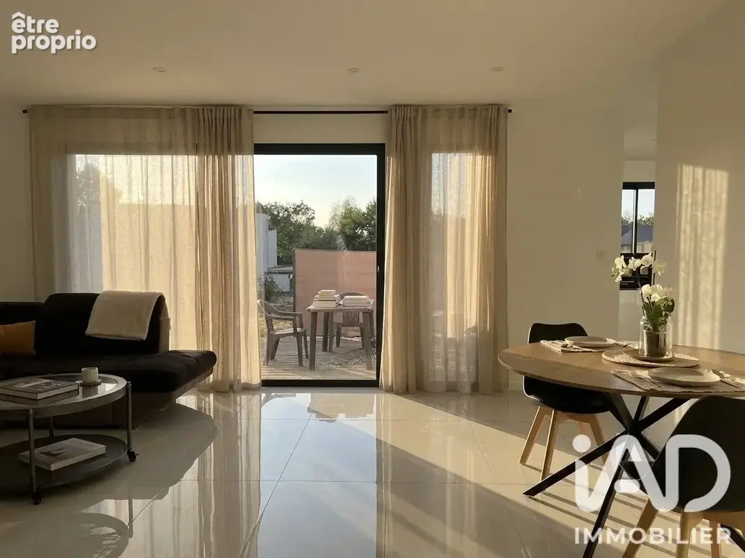 Photo 1 - Maison à MONTREUIL-JUIGNE