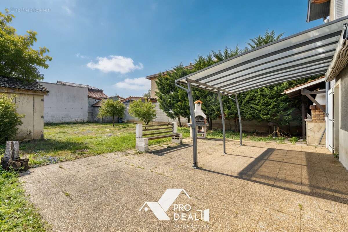 Maison 103 m² à Bron  - photo 4