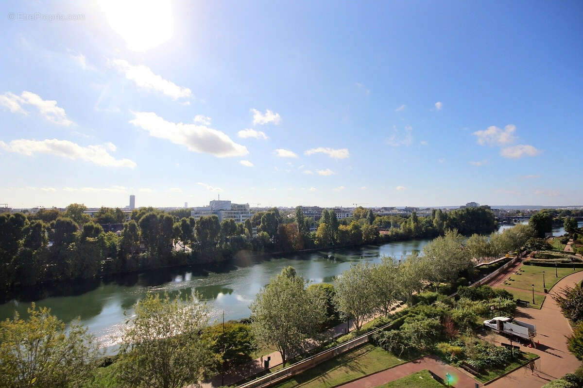 Appartement à COURBEVOIE