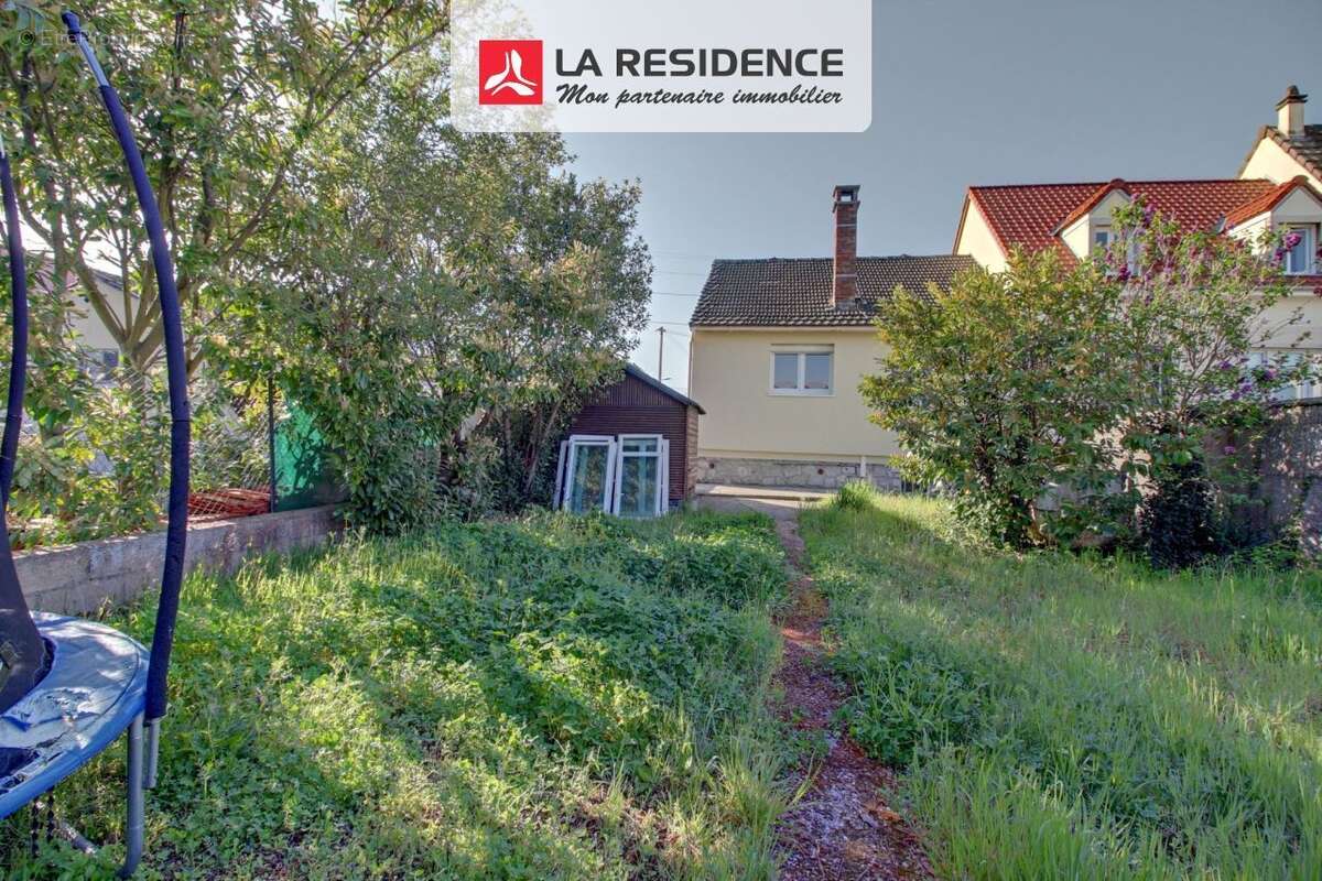 Maison à LES MUREAUX