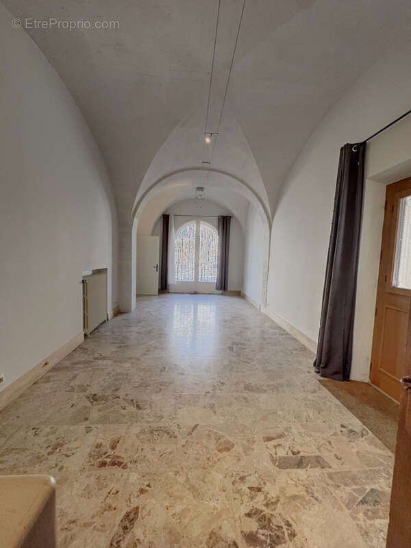 Appartement à VILLENEUVE-LES-AVIGNON