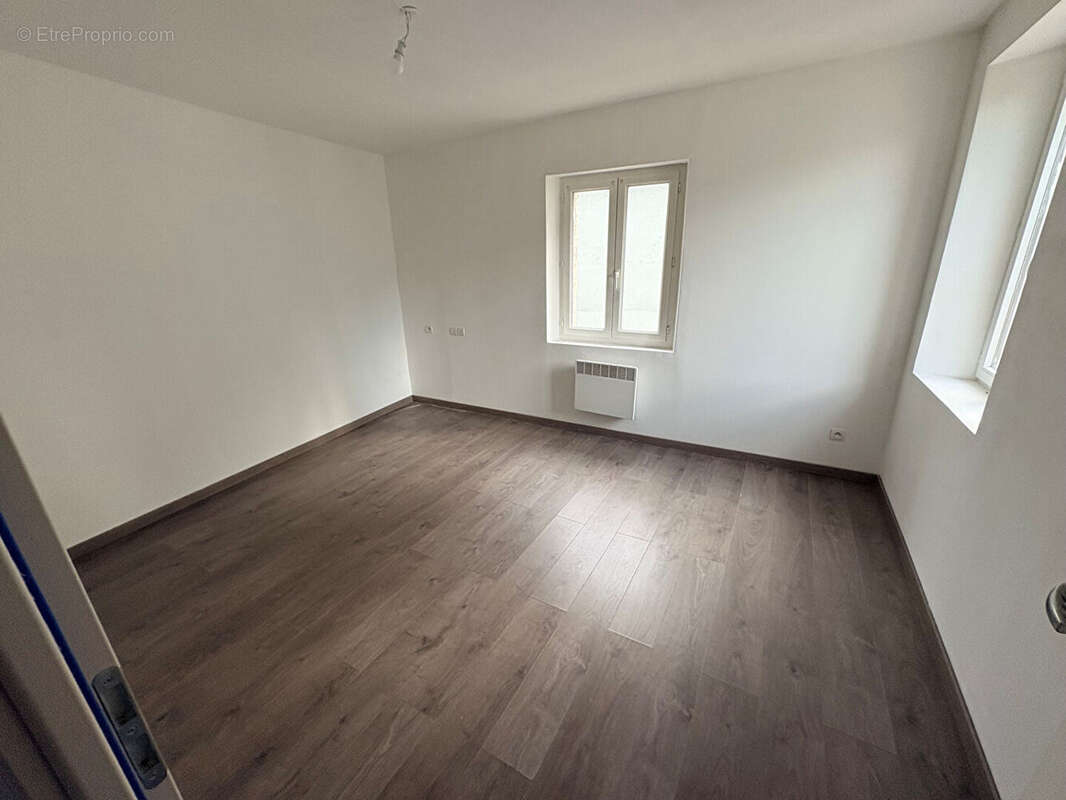 Maison à LA FERE