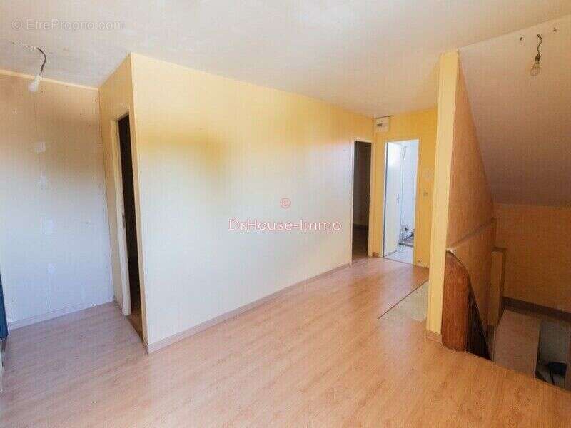 Maison 222 m² à Nalliers  - photo 7