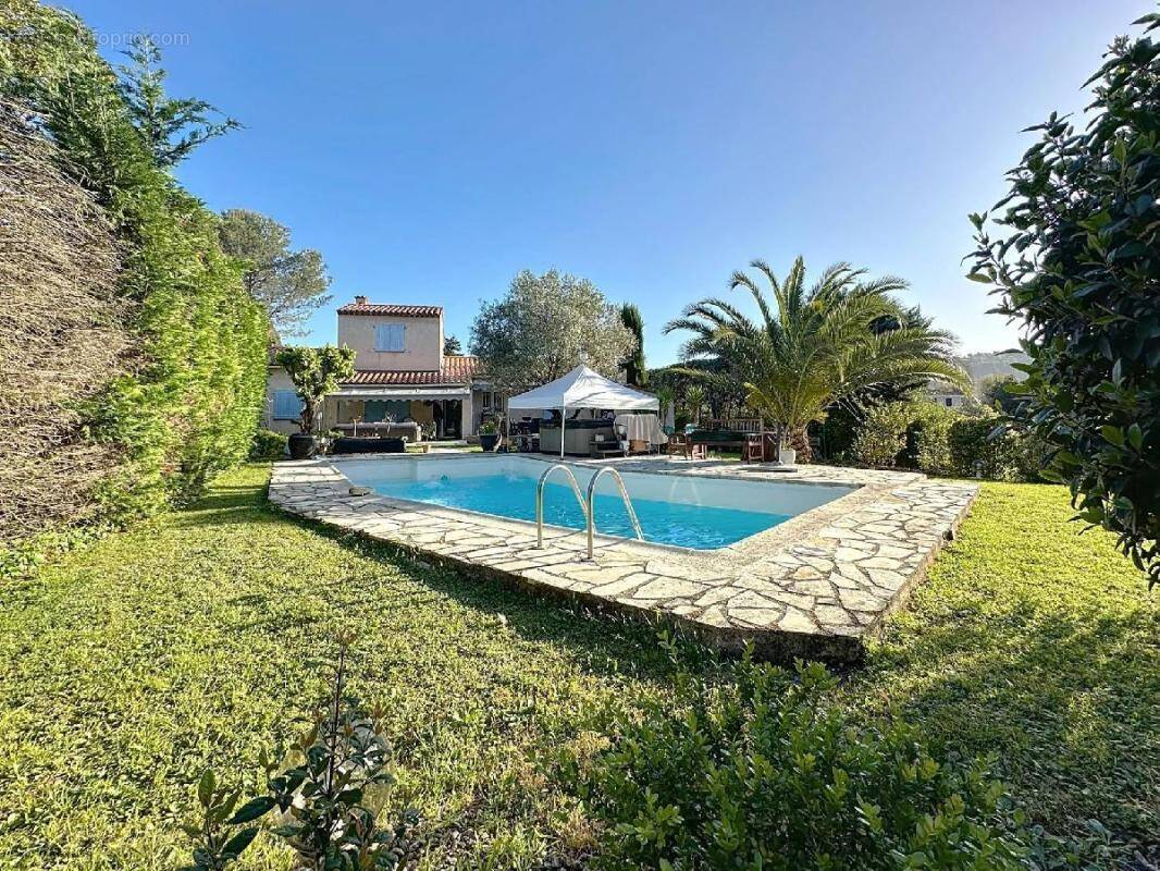 Maison à MOUGINS