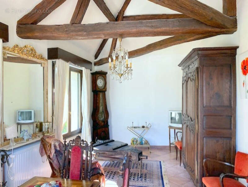 Maison à VILLENEUVE-L&#039;ARCHEVEQUE