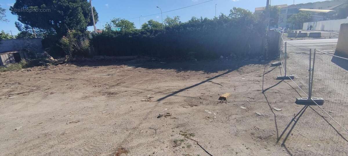 Terrain à MARIGNANE